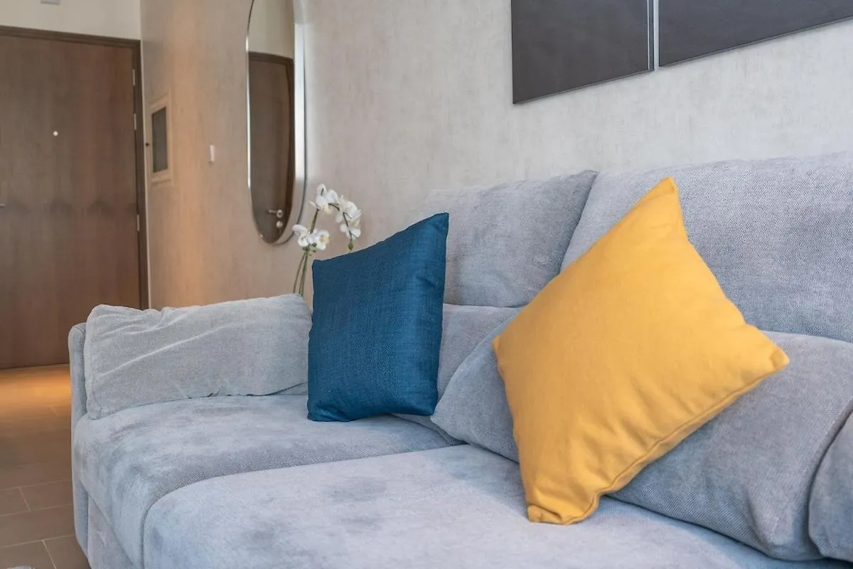 Chic 1Br Flat Stunning Views In Dubai Hills Apartment