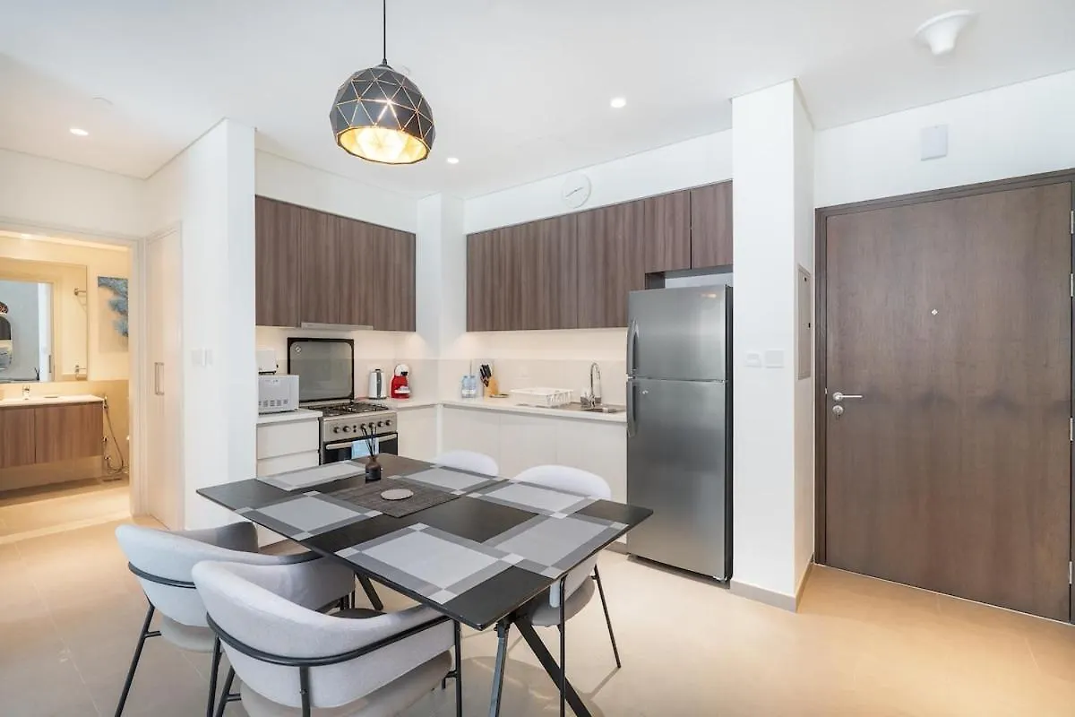 Chic 1Br Flat Stunning Views In Dubai Hills Apartment