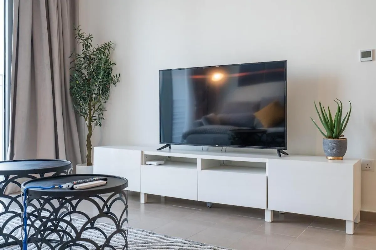 Chic 1Br Flat Stunning Views In Dubai Hills Apartment United Arab Emirates