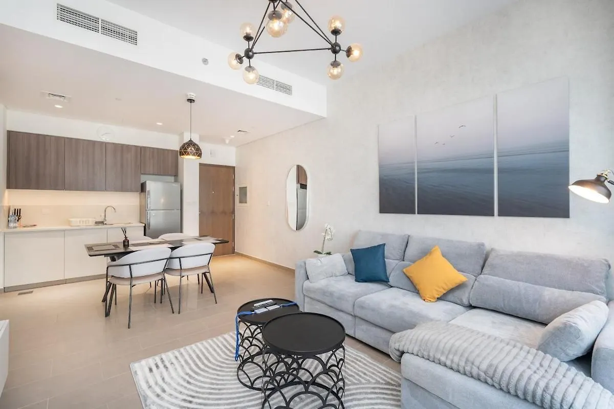 Chic 1Br Flat Stunning Views In Dubai Hills Apartment