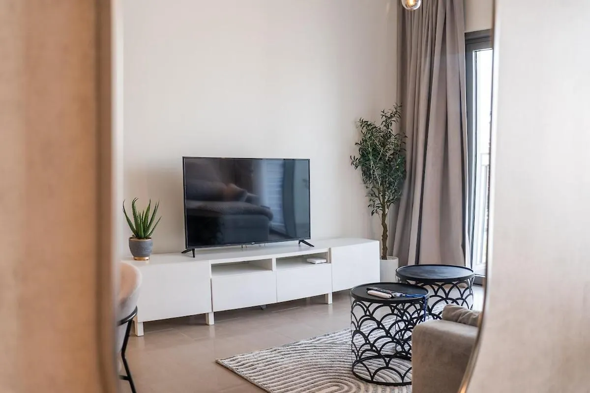 Chic 1Br Flat Stunning Views In Dubai Hills Apartment
