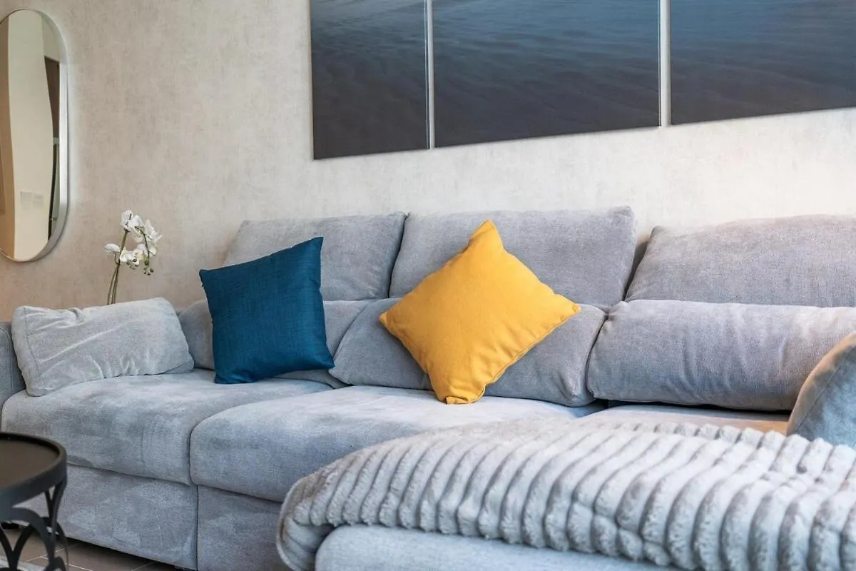 Chic 1Br Flat Stunning Views In Dubai Hills Apartment