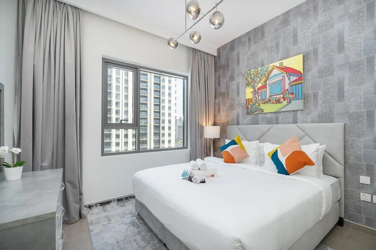 Chic 1Br Flat Stunning Views In Dubai Hills Apartment